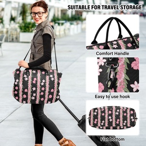 Paquete de 2 Bolsas de Viaje Plegables con Diseño Puakenikeni Rosa, Bolsa Deportiva de Hombro Estilo Hawaiano, con Cierre de Cremallera - Product Image 6