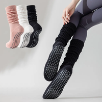 Chaussettes antidérapantes personnalisées pour adultes avec poignée de yoga Chaussettes de yoga à volants de pilates antidérapantes Tube Pipe Slouch Crew Socks