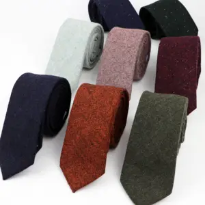 Nuovo Stile di Lana Viscosa Tie 7cm Cravatte Soffici Colore Solido Corbata Sottile A Strisce Cravatta Cravatta Accessori di Abbigliamento Caldo Dot cravatte