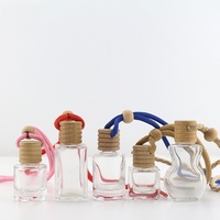 Bouteille de diffuseur vide de 8ml Mini bouteille de parfum de voiture suspendue avec bouchon en bois