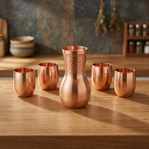 Pot à eau en cuivre certifié avec un ensemble de 4 tasses Moscow Mule, écologique, compatible lave-vaisselle, boîte cadeau incluse, designs personnalisables - Product Image 1