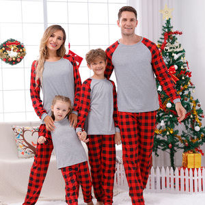 Camiseta Familiar a Cuadros con Logotipo Personalizado, Sublimable, en Oferta, Conjunto de Pijamas Navideños - Product Image 4