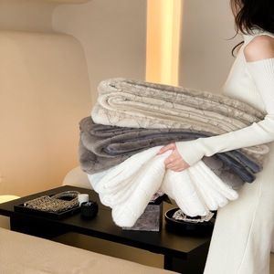 Manta de Invierno de Lujo Ligera de Alta Gama, de Terciopelo de Visón, Lavable a Máquina, Individual, para Viaje, para Mujer - Product Image 2