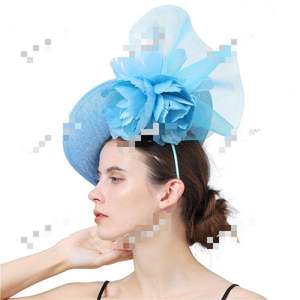 Nouveau chapeau fascinateur en sinamay exagéré avec plumes, accessoires de cheveux de mariée, chapeau haut en maille et gaze - Product Image 1