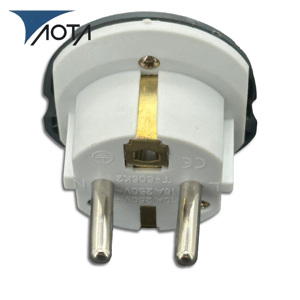 Adaptor Multifungsi 10A dengan Soket untuk Mengubah Steker UK, AS, Eropa Menjadi Tiga atau Dua Pin untuk Perjalanan - Product Image 3