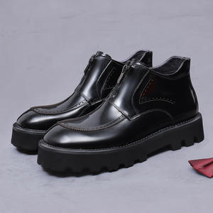 Chaussures habillées classiques pour hommes, fabriquées à la main, chaussures en cuir pour hommes avec finition brillante, chaussures habillées pour la mode et les tenues décontractées - Product Image 2