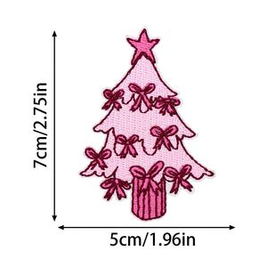 Nouvelle broderie thermocollante motif Bonhomme de pain d'épices de Noël rose mignon, Clochette Joyeuse, Garde impérial, Cheval à bascule pour la décoration - Product Image 3