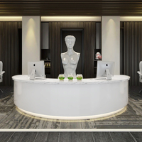 Bureau de réception moderne semi-circulaire en bois personnalisé pour hôtels bars salons de beauté caissiers hôpitaux gymnases réception incurvée