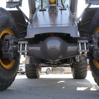 Chargeuse sur pneus de 6 tonnes avec une puissance de 178 kW, une benne standard de 3,5 m³, un frein à disque à gaz sur huile, capacité de charge nominale de 6 tonnes