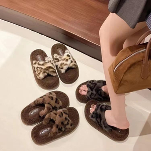 Venta al por Mayor de Suelas de PVC de Alta Calidad, Pantuflas Modernas, Forro de Piel Sintética, Zapatos Planos para Mujer al por Mayor - Product Image 3