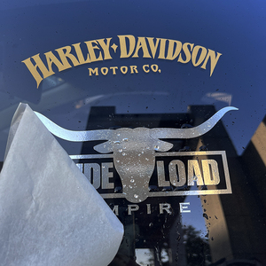 Bán Buôn Tùy Chỉnh Thiết Kế Chống Nước UV Kháng Thân Thiện Với Môi Xe Kính Chắn Gió Biểu Ngữ PVC Dán Cho Xe Trang Trí - Product Image 2