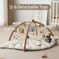 Tapis de jeu rembourré pour bébé avec coussin de soutien en forme de croissant, panneau tactile et jouets suspendus Safari, pour chambre d'enfant, marque privée, vente en gros