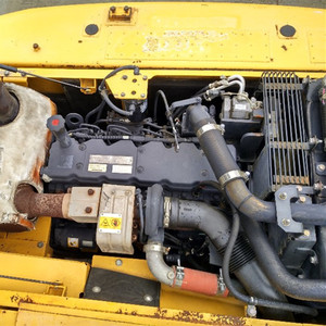 รถขุดมือสอง Komatsu PC200 นำเข้าจากญี่ปุ่น สภาพดี บำรุงรักษาอย่างดี เหมาะสำหรับงานที่อยู่อาศัยและพื้นที่เชิงพาณิชย์ มีจำนวนจำกัด - Product Image 5