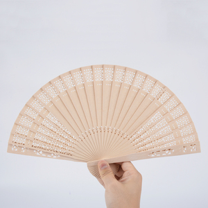 Ventagli in bambù personalizzabili con stampa e incisione, regalo vintage di compleanno, ventaglio pieghevole in legno per decorazioni di matrimoni e feste - Product Image 5