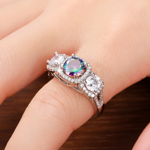 Anello in Vetro Colorato per Donne, Gioiello da Dito Scintillante e alla Moda - Product Image 2