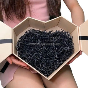 กล่องของขวัญแข็งรูปหัวใจหรูหราพร้อมเคลือบด้านลายนูนมันวาวสำหรับเทียนช็อคโกแลต - Product Image 5