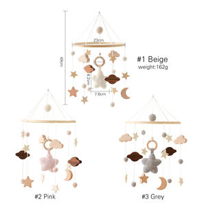 Mobile de lit bébé innovant en bois et feutre, avec projecteur étoiles et lune, pour favoriser le sommeil et le développement du bébé - Product Image 6