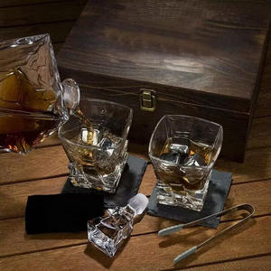 Carafe à <span class=keywords><strong>whisky</strong></span> gravée avec logo personnalisé, lot <span class=keywords><strong>de</strong></span> 4 gobelets transparents pour <span class=keywords><strong>dégustation</strong></span> <span class=keywords><strong>de</strong></span> roche dans une boîte en bois pour mariages et cadeaux - Product Image 6