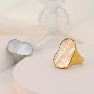 Magnifique bague Unique en acier inoxydable tendance pour femmes, coquille blanche personnalisée pour hommes, or - Product Image 1