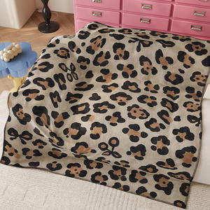 Manta de Franela con Estampado de Leopardo, Rectangular, Suave al Tacto, Ideal para Sofá y Siestas en la Oficina - Product Image 4