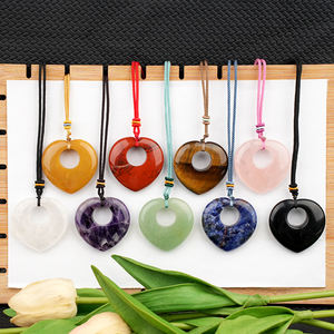 Collana Artigianale con Pendente a Cuore da 40MM in Ametista Naturale, Cristalli Curativi, Accessorio Quotidiano per Donne - Product Image 6