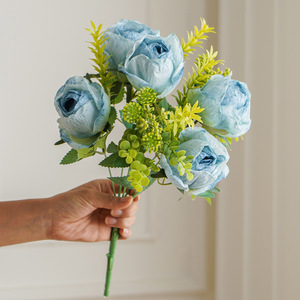 Ramo de Rosas Artificiales de 7 Cabezas, Flores de Seda Coreanas Hechas a Mano, Estilo Moderno, Decoración para Bodas y Hogar, Accesorios para el Día de San Valentín - Product Image 2