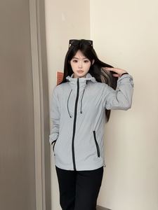 Veste de randonnée en plein air coupe-vent et imperméable pour femmes Vêtements de protection solaire à la mode pour haut de loisirs - Product Image 4