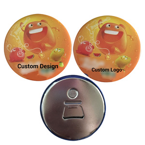 מגנט מקרר מודרני עגול וידידותי לסביבה מפח מצופה עם מדבקה מגנטית, סיכת מתכת ופותחן בקבוקים - Product Image 3