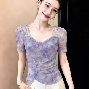 Nuova Moda Estiva: Top a Maniche Corte con Scollo a V in Rete Tie-Dye, T-shirt da Donna con Vita Stretta e Pieghe Irregolari - Product Image 2