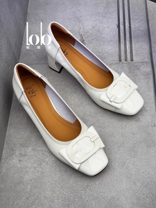 महिलाओं के हाई एंड ब्राइडल जूते पंप फैशन बकसुआ स्लिप-ऑन सॉफ्ट स्क्वायर एड़ी प्राकृतिक चमड़े का थोक - Product Image 4