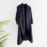 Veste plissée élégante pour femme, style minimaliste, manches longues, vêtement d'extérieur modeste pour femme musulmane, idéale pour la mode du Ramadan, vente en gros pour boutiques.