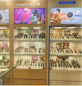 Intérieurs élégants de magasins de montres, design sur mesure, unités d'affichage personnalisées, mobilier modulaire, aménagement intelligent, magasin de détail de luxe tendance - Product Image 1