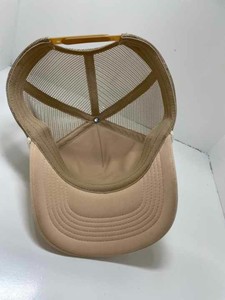 Venta al por mayor de alta calidad de 5 paneles de espuma estructurada Snapback sombrero personalizado bordado Logo algodón Beige malla gorra de camionero para ropa de calle - Product Image 2