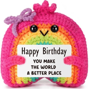 Estos Divertidos Juguetes de Peluche de Arcoíris Tejidos a Crochet Son Regalos de Cumpleaños Divertidos para Personas de Todas las Edades - Product Image 3