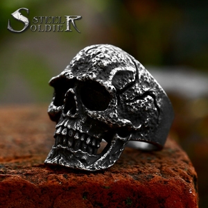 SS8-1082R nouveauté acier inoxydable crâne anneau rétro gothique hommes anneau Punk Hip Hop lourd bijoux cadeau en gros - Product Image 1