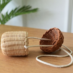 Cestino portaoggetti rotondo in vimini cestini portaoggetti per piccoli contenitori portaborraccia in Rattan di plastica con manici - Product Image 3