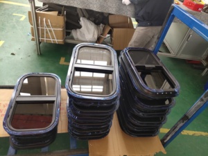 Nhỏ <span class=keywords><strong>Caravan</strong></span> Kính Trượt Cửa Sổ RV Cửa Sổ Camper Cửa Sổ Với Kẹp Khung Cho Ngựa Trailer - Product Image 6