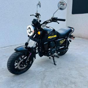 <span class=keywords><strong>Moto</strong></span> Super <span class=keywords><strong>Mini</strong></span> 150 Retro Bobber d'occasion, finition noire, phare LED rond, siège bas, idéale pour débutant, trajets urbains, <span class=keywords><strong>mini</strong></span> cruiser - Product Image 5