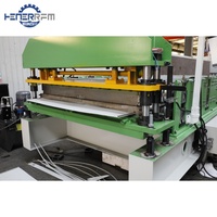 Ligne de production de machines de formage à froid de panneaux sandwich en acier galvanisé à grande vitesse