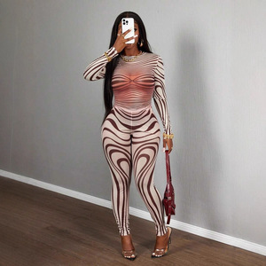 Nuovo Completo Casual <span class=keywords><strong>da</strong></span> <span class=keywords><strong>Donna</strong></span> in Due Pezzi, Top a Righe <span class=keywords><strong>Sexy</strong></span> e Pantaloni Aderenti, Set Autunno Primavera per <span class=keywords><strong>Abbigliamento</strong></span> Femminile - Product Image 6