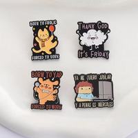 En gros, épingles et broches en métal à motifs de dessins animés, badges créatifs et mignons en forme de chiots et chatons joyeux, souvenirs