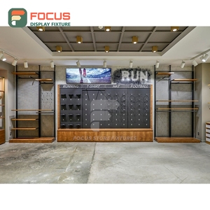 Vitrine en acier inoxydable brossé sur mesure pour magasin de détail, solution tout-en-un pour franchise de magasin de vêtements - Product Image 5
