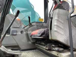 Excavadora de cadenas usada Kobelco SK210E/SK200D/SK210D/SK210LC con componentes hidráulicos Kawasaki en stock para la venta en Shanghái - Product Image 4