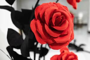 Rose Giganti <span class=keywords><strong>di</strong></span> Carta Personalizzate per Creare un'Atmosfera Mozzafiato per Decorazioni Matrimoniali, Feste, Centri Commerciali, Stile Gotico - Product Image 6