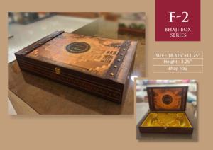 Caja de Almacenamiento de Resina de Diseño Tradicional Serie Bhaji Box, 18.375x11.75x3.25 Pulgadas, Caja de Resina Hecha a Mano con Forro de Satén y Patrón Animal - Product Image 3