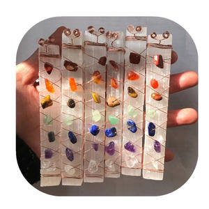 Produk Penyembuhan Spiritual Terbaru: Tongkat Selenite Mentah Berlapis Kawat dengan 7 Manik-Manik Chakra Alami untuk Meditasi - Product Image 1