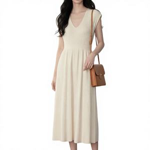 Robe midi en nylon simple à manches courtes et col rond en tricot côtelé pour femmes Style classique de bureau décontracté - Product Image 1