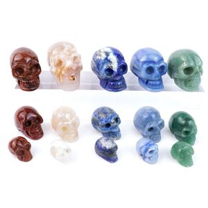 بيع بالجملة!! تمثال من الأحجار الكريمة منحوت على شكل جمجمة ، تمثال كوارتز منحوت يدويًا ، حرف جماجم كريستالية صغيرة للزينة - Product Image 2