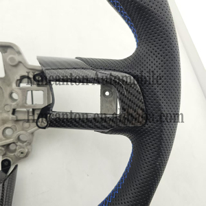 Volant de direction unique en cuir perforé avec bande bleue en fibre de carbone pour Ford Mustang - Product Image 4
