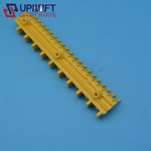 Escalón de Escalera Mecánica Industrial con Demarcación Amarilla GAA455BX3 - Product Image 2